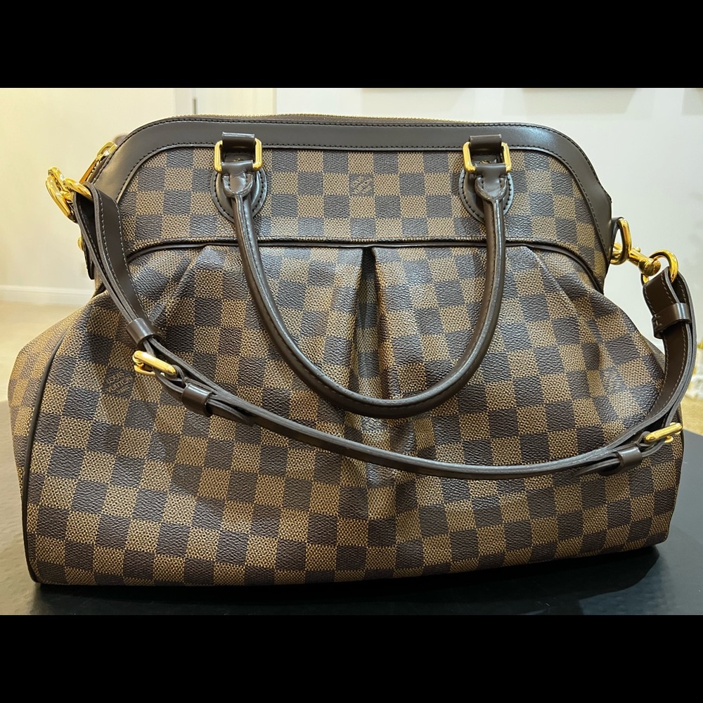 Authentic Louis Vuitton Trevi Damier Ebene GM. With matching Wallet